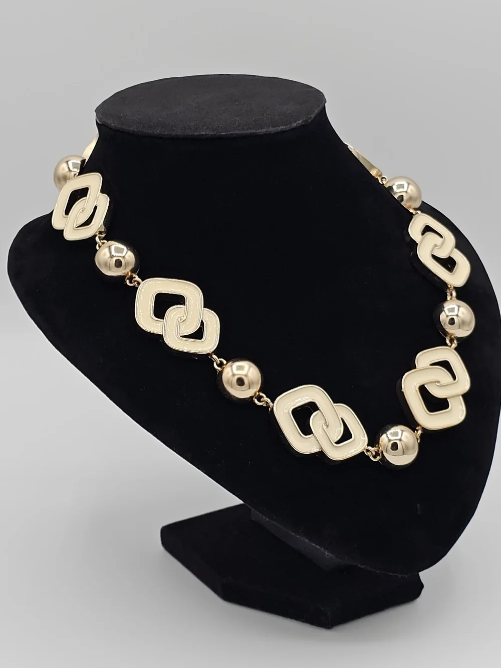 Liz Claiborne‎ Gold-Tone Interlocking Link Necklace